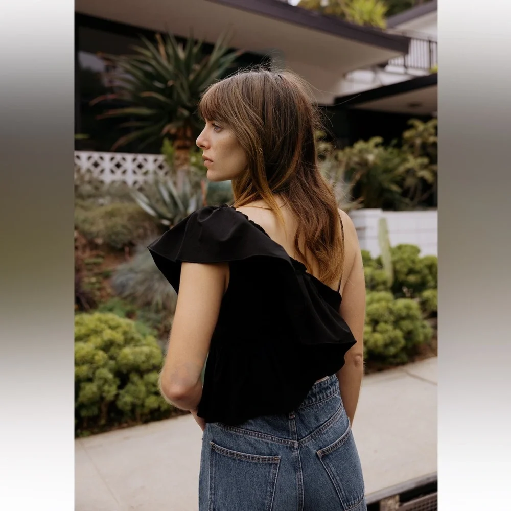 Zara • Ruffle top • Small - Picture 3 of 9